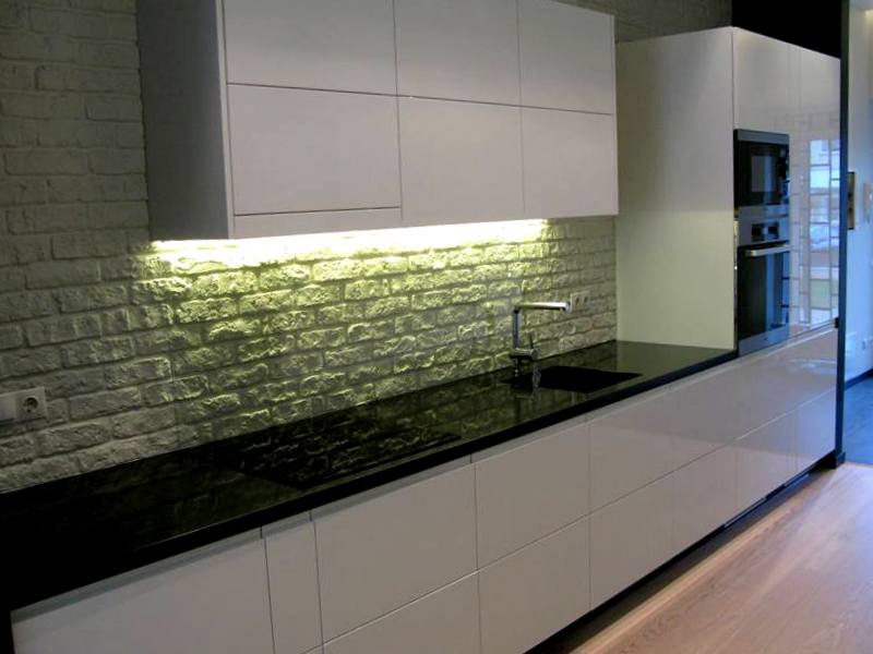 Akmens masės virtuvės baldai